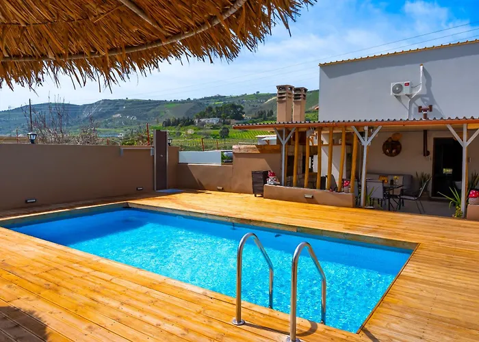 Countryhouse Villa With Pool & Private Parking