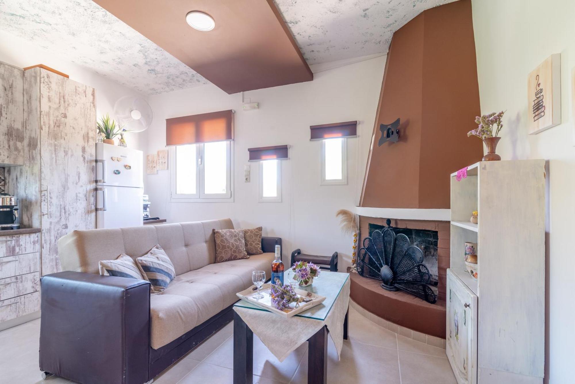With Pool & Private Parking Holiday home
